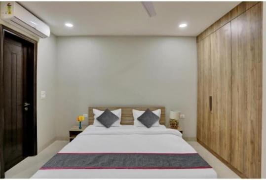 Vibe Hotel ノイダ エクステリア 写真